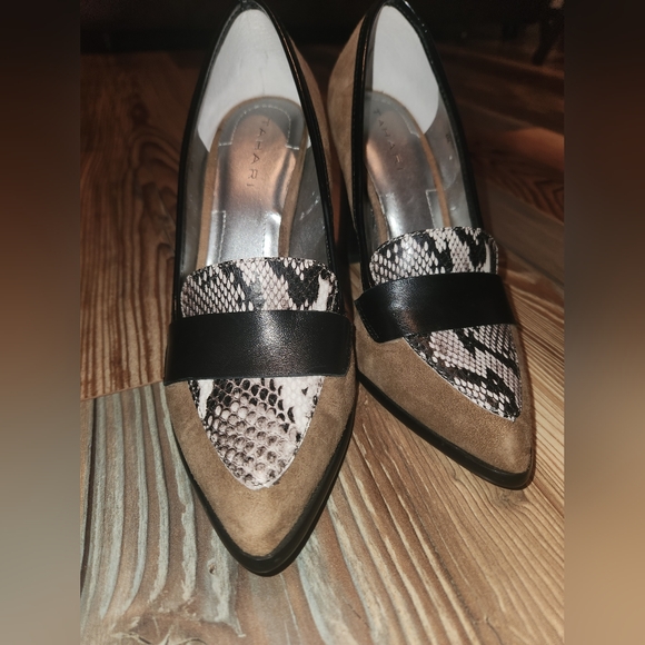 Tahari Aimee Heels Size 6 - Picture 5 of 6